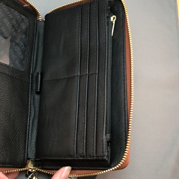 Steve Madden Bzippy wristlet cognac crosshatch - Picture 8 of 11